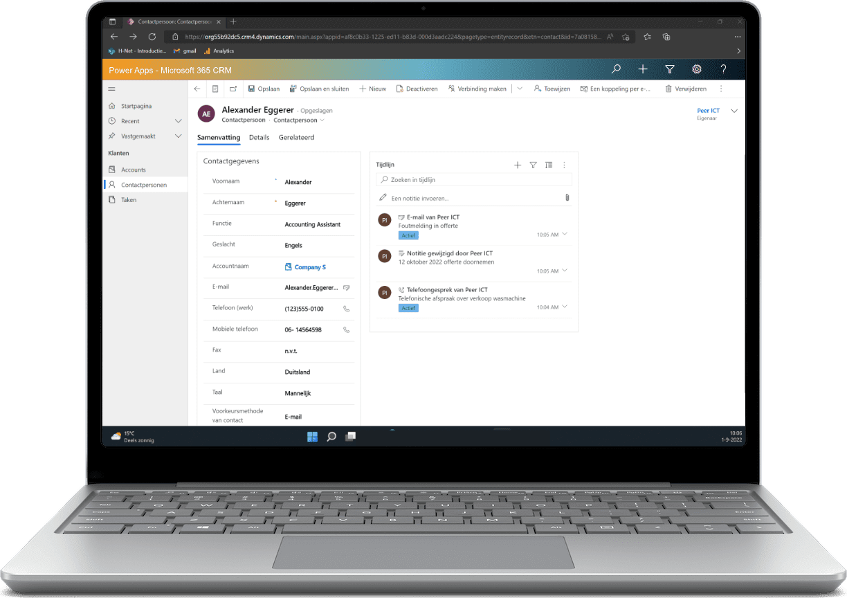 Microsoft 365 CRM contactpersonen module in laptop